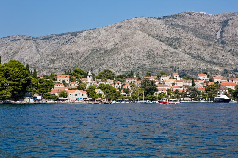 https://mdw-travel-data-us-east-1.s3.amazonaws.com/img/country/Croatia/Cavtat-Old-Town/img_01.jpg