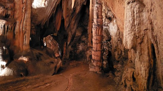 https://mdw-travel-data-us-east-1.s3.amazonaws.com/img/country/Croatia/Cerovac-Caves/img_03.jpg