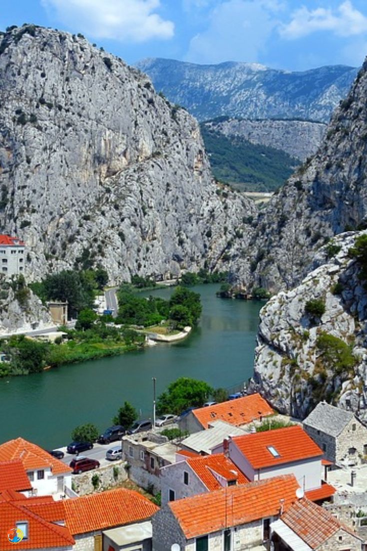 https://mdw-travel-data-us-east-1.s3.amazonaws.com/img/country/Croatia/Cetina-River/img_02.jpg