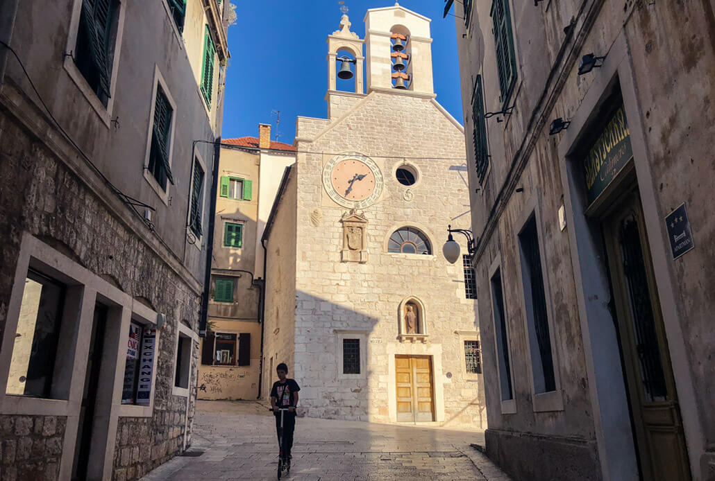 https://mdw-travel-data-us-east-1.s3.amazonaws.com/img/country/Croatia/Church-of-St-Barbara/img_01.jpg