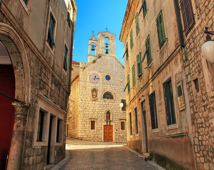 https://mdw-travel-data-us-east-1.s3.amazonaws.com/img/country/Croatia/Church-of-St-Barbara/img_02.jpg