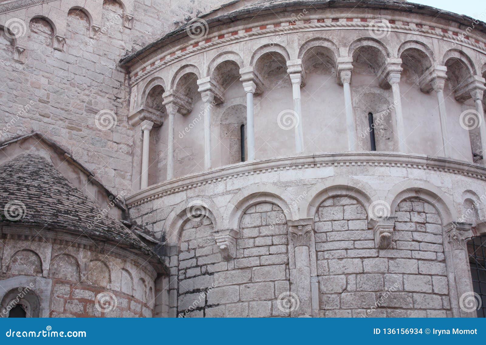 https://mdw-travel-data-us-east-1.s3.amazonaws.com/img/country/Croatia/Church-of-St-Chrysogonus/img_03.jpg