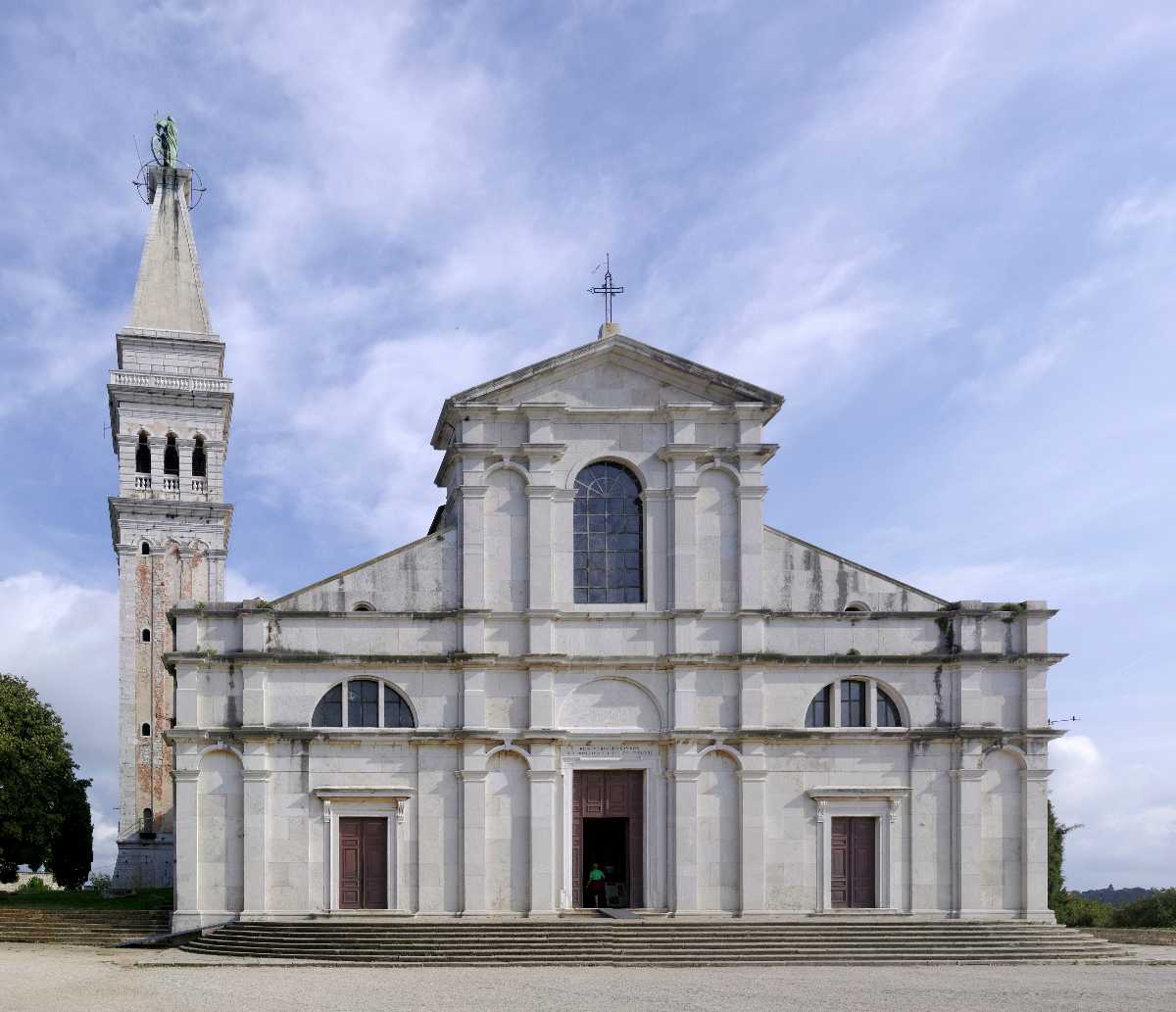 https://mdw-travel-data-us-east-1.s3.amazonaws.com/img/country/Croatia/Church-of-St-Euphemia/img_01.jpg