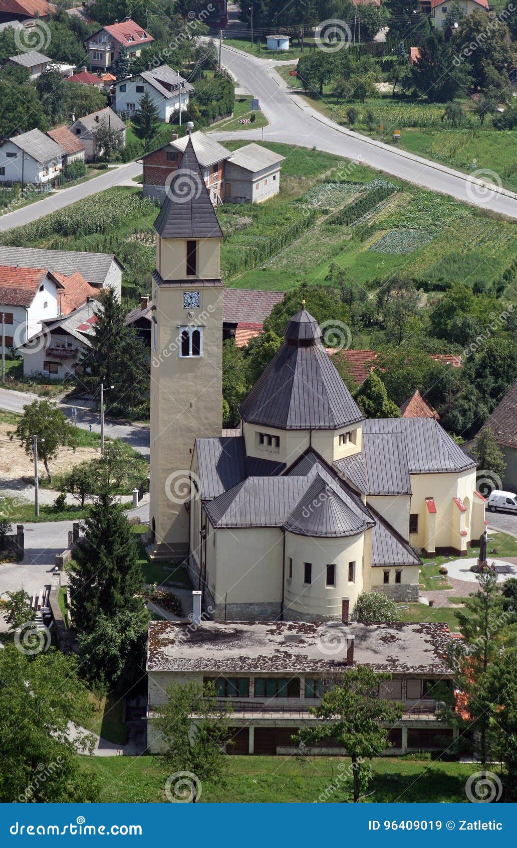 https://mdw-travel-data-us-east-1.s3.amazonaws.com/img/country/Croatia/Church-of-the-Holy-Trinity/img_02.jpg