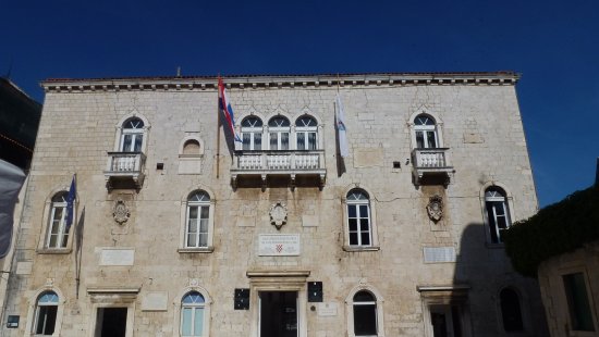 https://mdw-travel-data-us-east-1.s3.amazonaws.com/img/country/Croatia/Cipiko-Palace/img_03.jpg