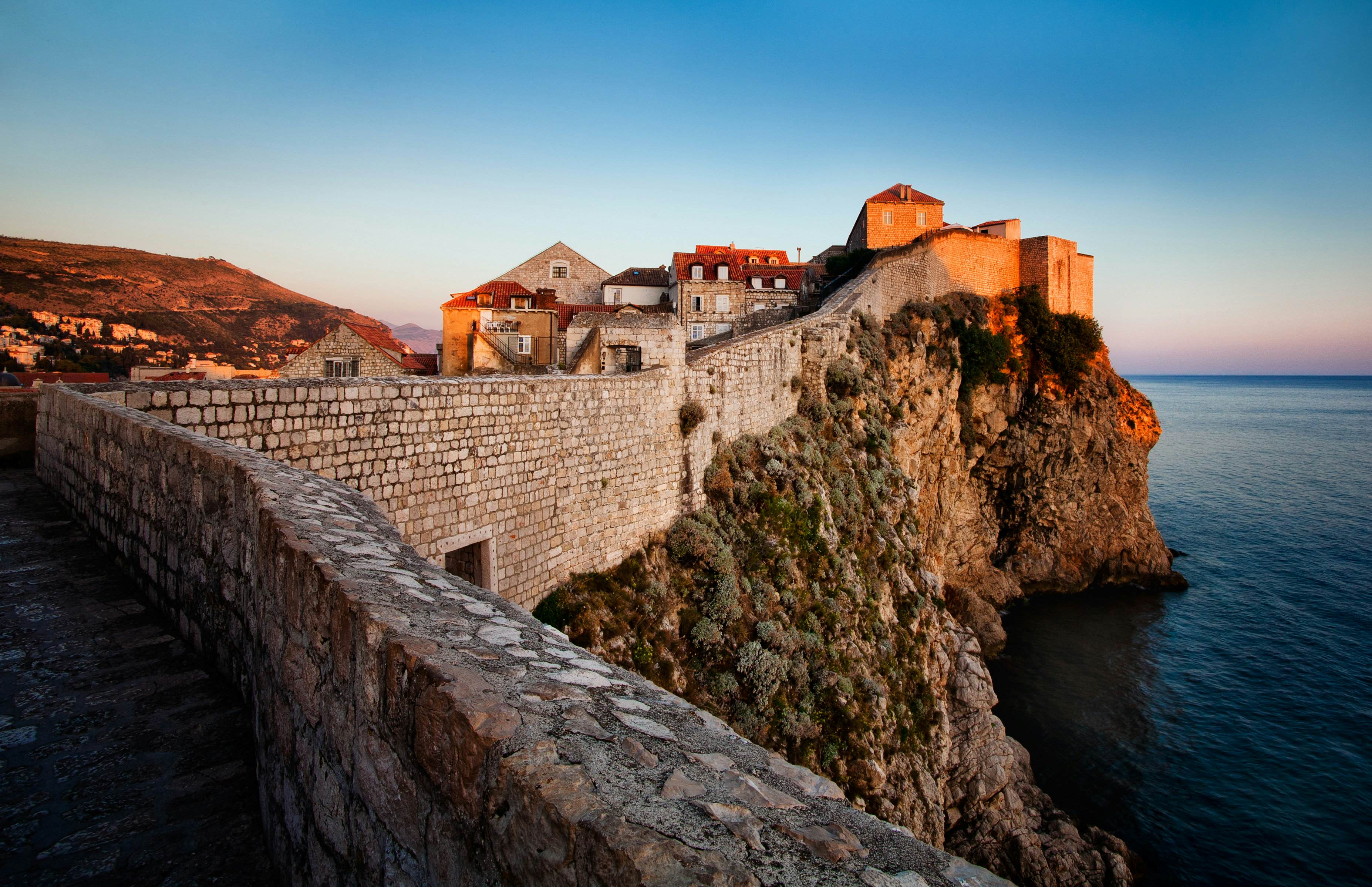 https://mdw-travel-data-us-east-1.s3.amazonaws.com/img/country/Croatia/City-Walls/img_00.jpg