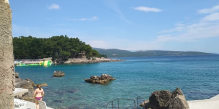 https://mdw-travel-data-us-east-1.s3.amazonaws.com/img/country/Croatia/Cizici-Beach/img_03.jpg