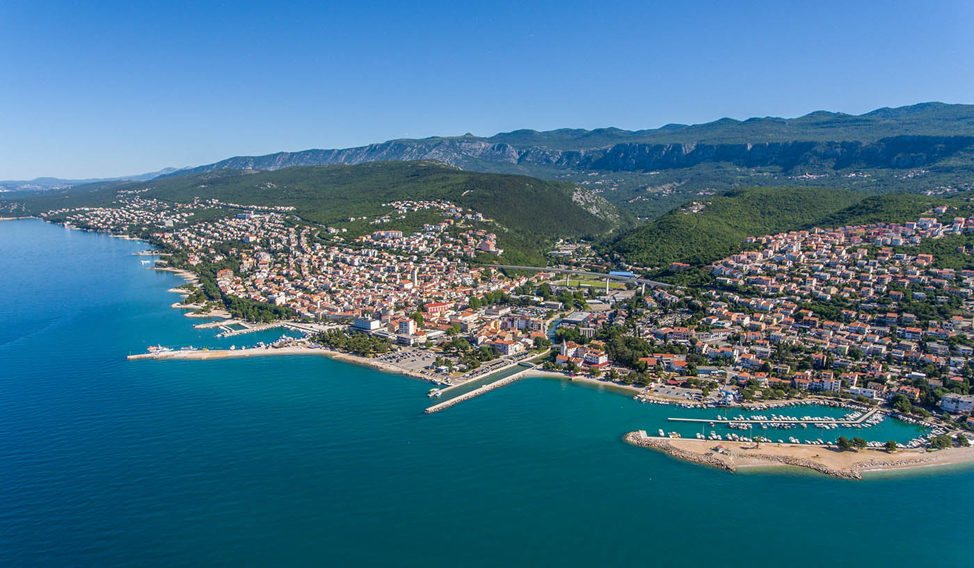 https://mdw-travel-data-us-east-1.s3.amazonaws.com/img/country/Croatia/Crikvenica-Beach/img_03.jpg