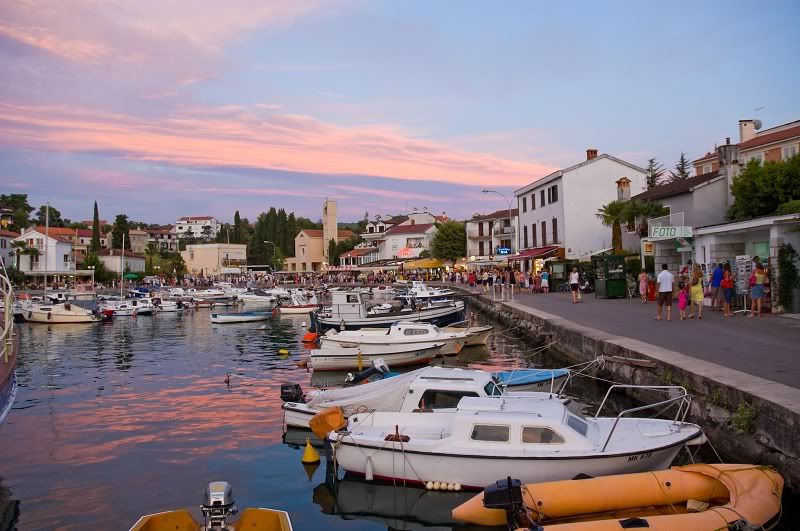 https://mdw-travel-data-us-east-1.s3.amazonaws.com/img/country/Croatia/Crna-Mlaka/img_01.jpg