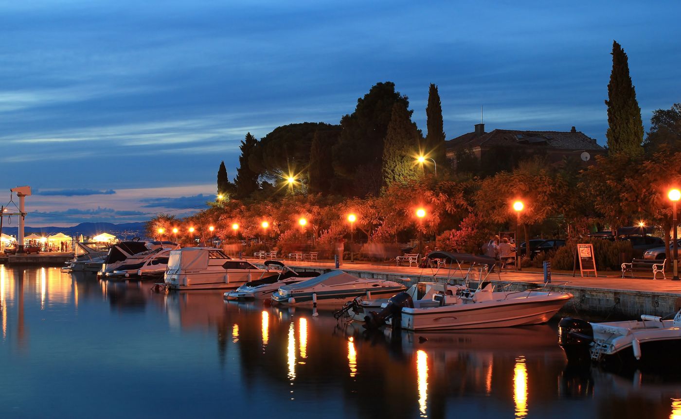 https://mdw-travel-data-us-east-1.s3.amazonaws.com/img/country/Croatia/Crna-Mlaka/img_04.jpg