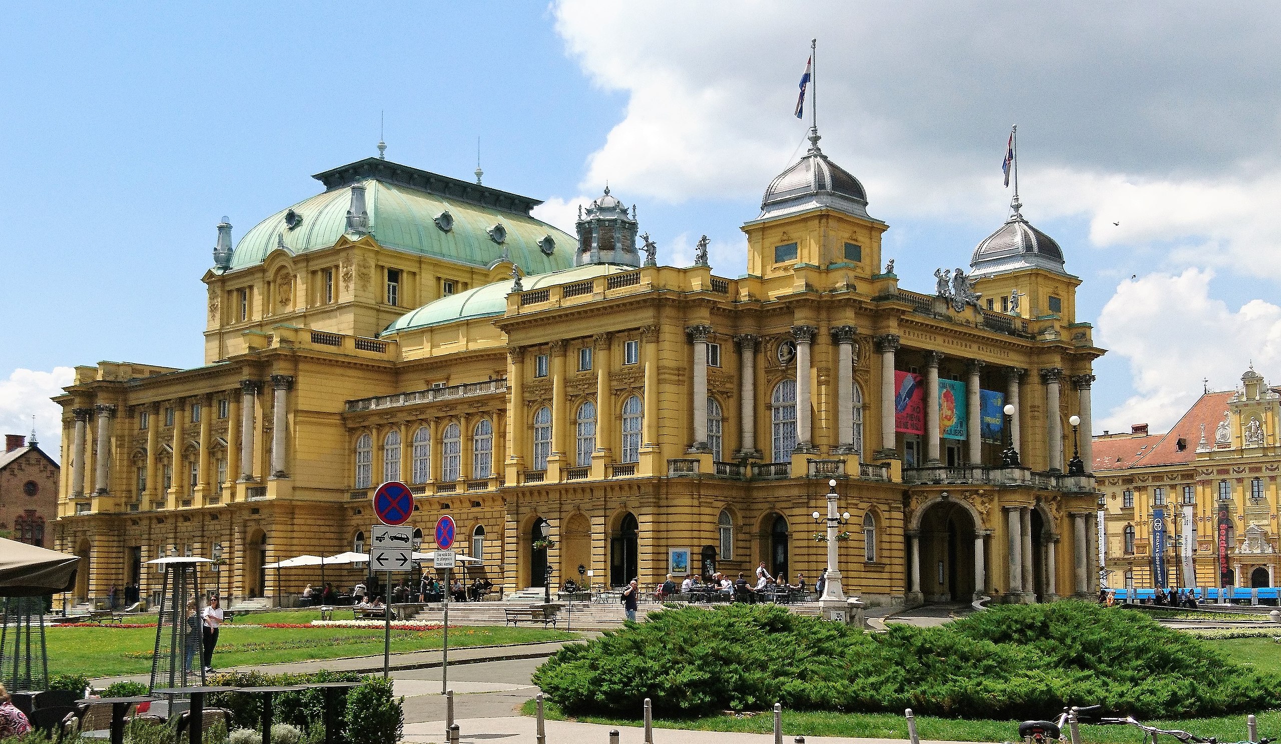 https://mdw-travel-data-us-east-1.s3.amazonaws.com/img/country/Croatia/Croatian-National-Theatre-in-Zagreb/img_00.jpg
