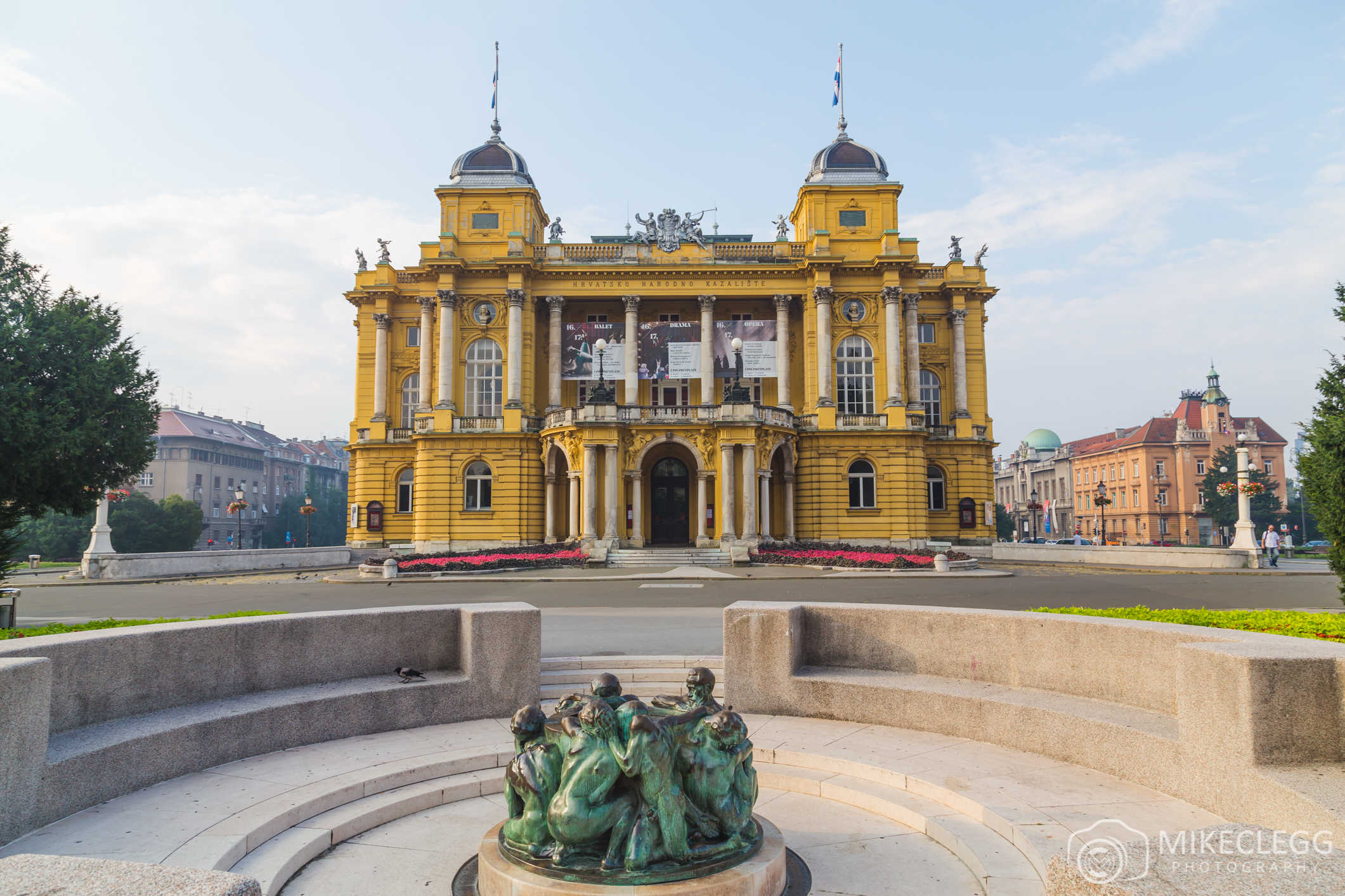 https://mdw-travel-data-us-east-1.s3.amazonaws.com/img/country/Croatia/Croatian-National-Theatre/img_01.jpg