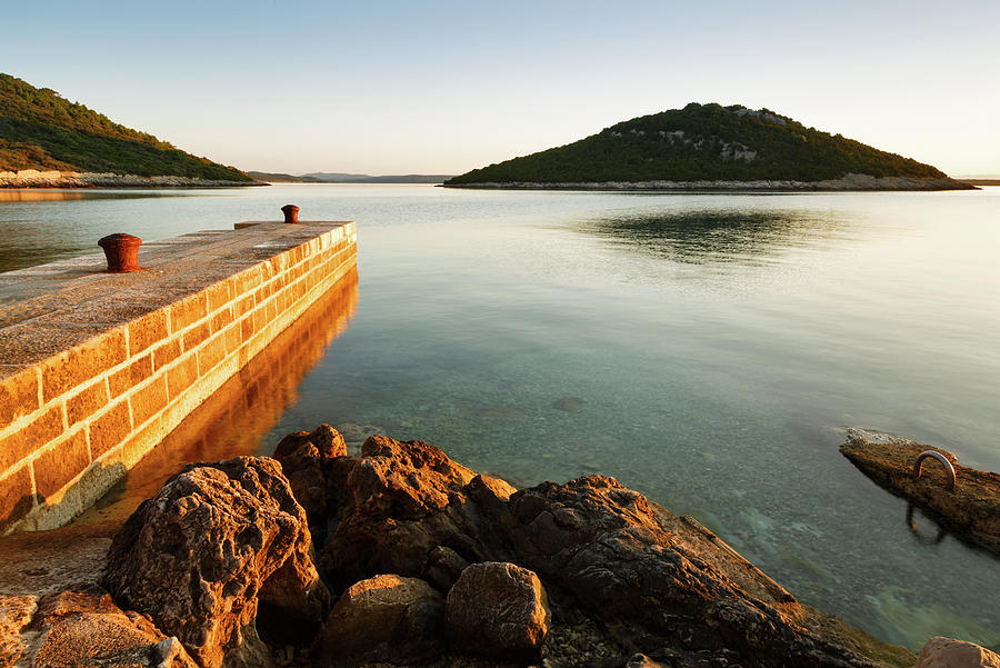 https://mdw-travel-data-us-east-1.s3.amazonaws.com/img/country/Croatia/Cunski/img_01.jpg