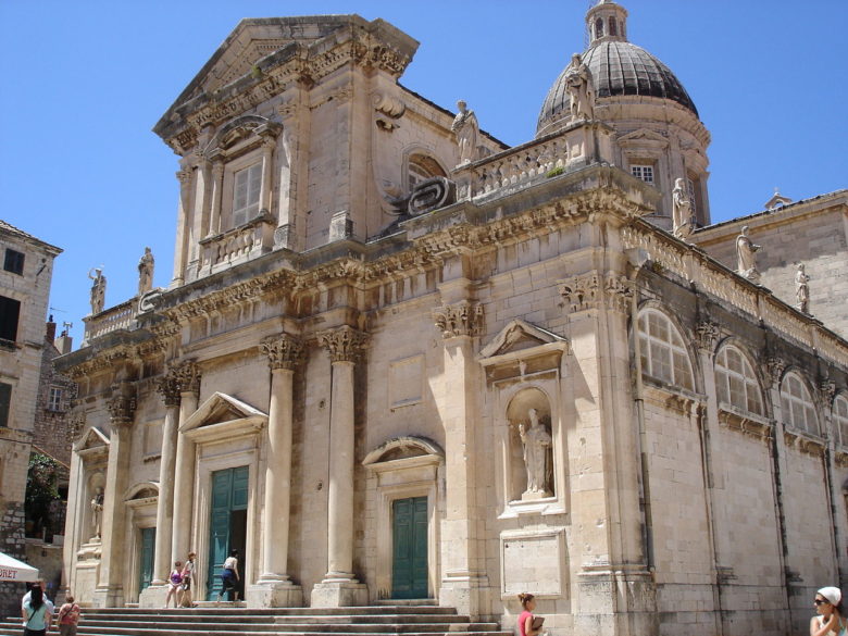 https://mdw-travel-data-us-east-1.s3.amazonaws.com/img/country/Croatia/Dubrovnik-Cathedral/img_02.jpg