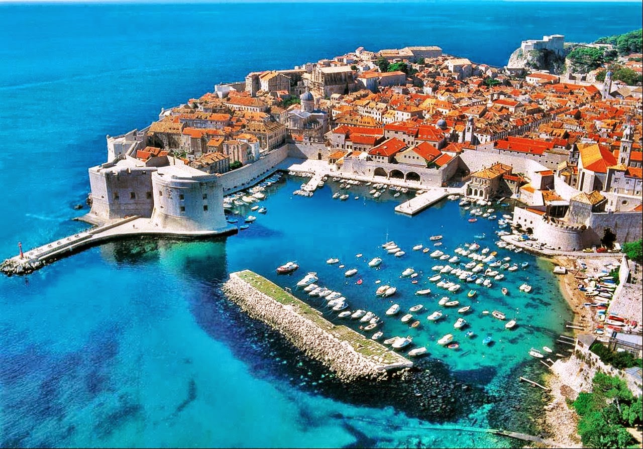 https://mdw-travel-data-us-east-1.s3.amazonaws.com/img/country/Croatia/Dubrovnik-City-Walls/img_02.jpg