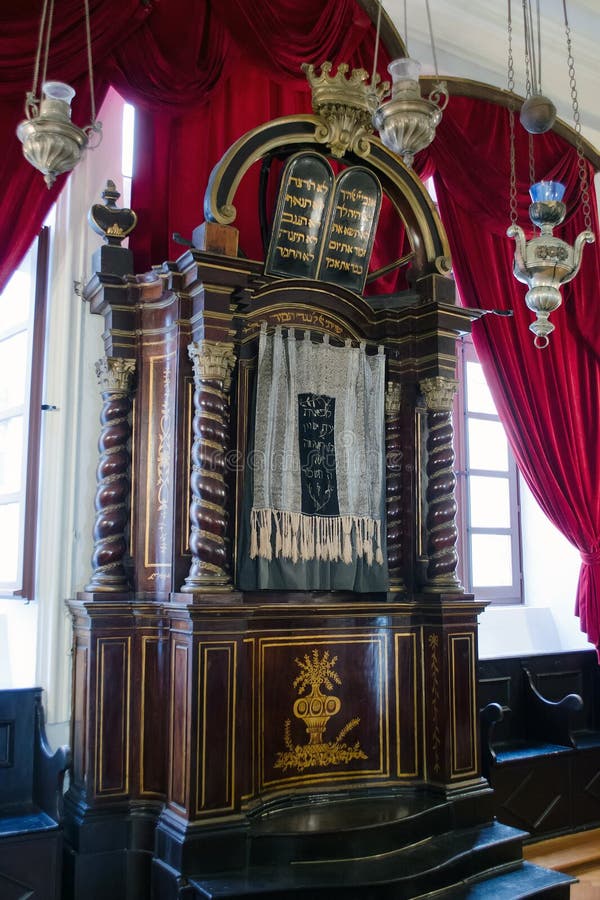 https://mdw-travel-data-us-east-1.s3.amazonaws.com/img/country/Croatia/Dubrovnik-Synagogue/img_03.jpg