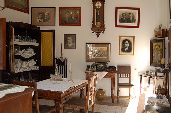 https://mdw-travel-data-us-east-1.s3.amazonaws.com/img/country/Croatia/Ethno-Museum-Barilo/img_01.jpg