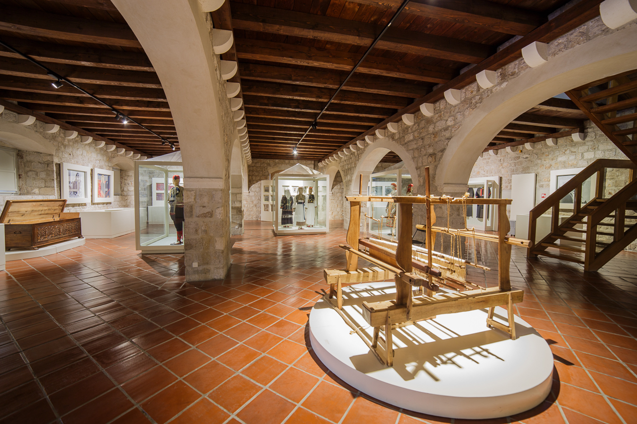 https://mdw-travel-data-us-east-1.s3.amazonaws.com/img/country/Croatia/Ethno-Museum-Barilo/img_03.jpg