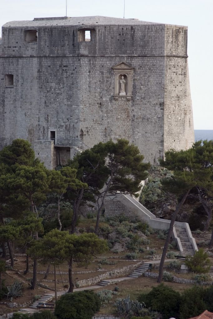 https://mdw-travel-data-us-east-1.s3.amazonaws.com/img/country/Croatia/Fort-Bokar/img_02.jpg