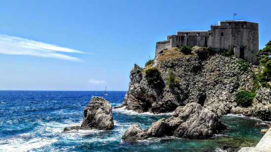 https://mdw-travel-data-us-east-1.s3.amazonaws.com/img/country/Croatia/Fort-Bokar/img_03.jpg