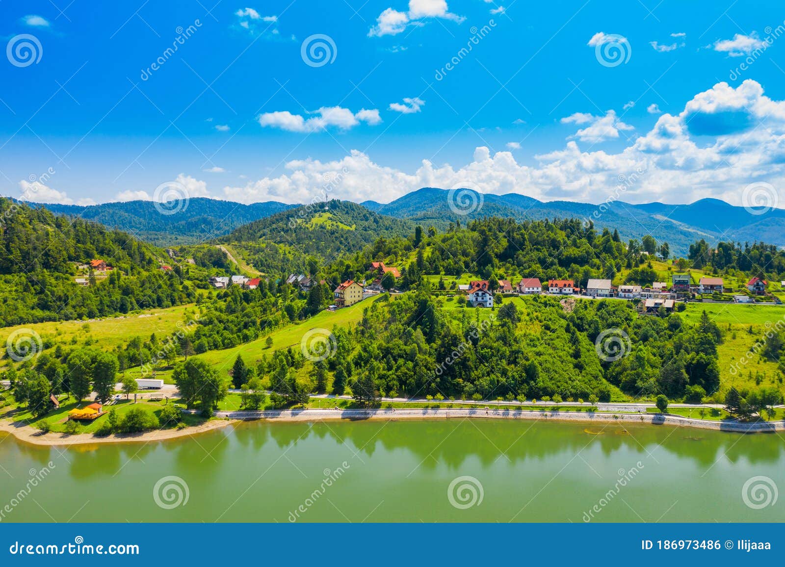 https://mdw-travel-data-us-east-1.s3.amazonaws.com/img/country/Croatia/Fuzine-Lake/img_03.jpg