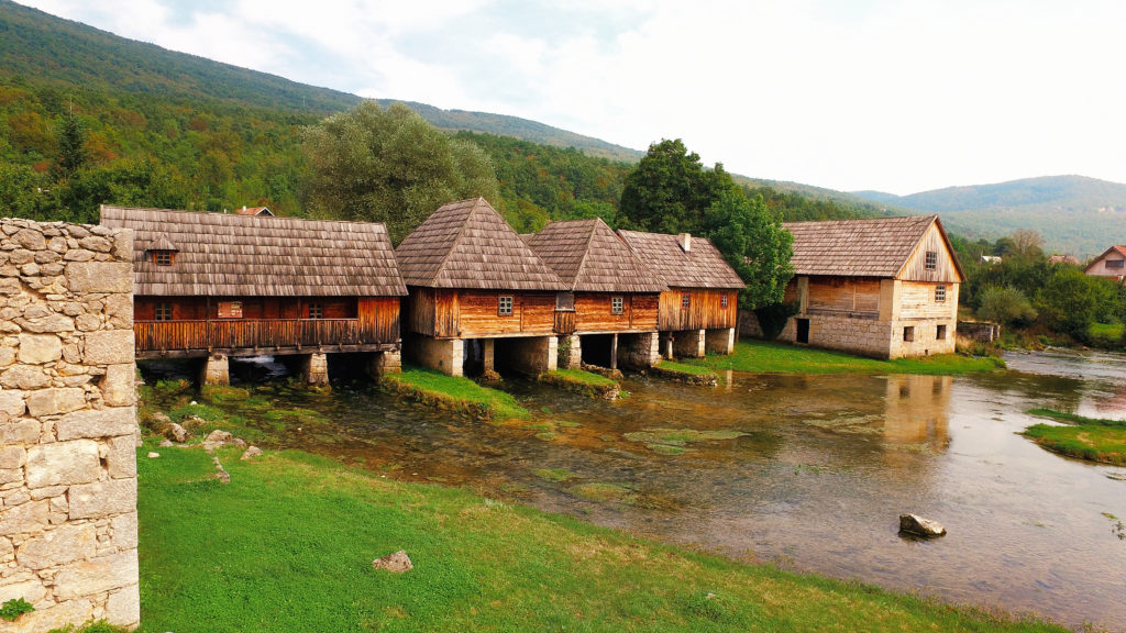 https://mdw-travel-data-us-east-1.s3.amazonaws.com/img/country/Croatia/Gacka-Valley/img_03.jpg