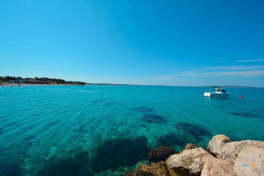 https://mdw-travel-data-us-east-1.s3.amazonaws.com/img/country/Croatia/Gajac-Beach/img_01.jpg