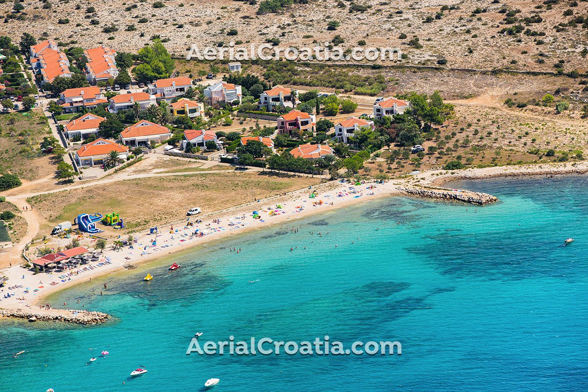 https://mdw-travel-data-us-east-1.s3.amazonaws.com/img/country/Croatia/Gajac-Beach/img_03.jpg