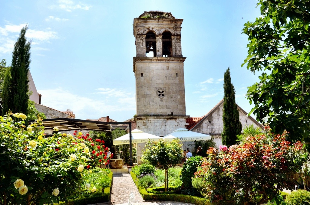 https://mdw-travel-data-us-east-1.s3.amazonaws.com/img/country/Croatia/Gracisce/img_02.jpg