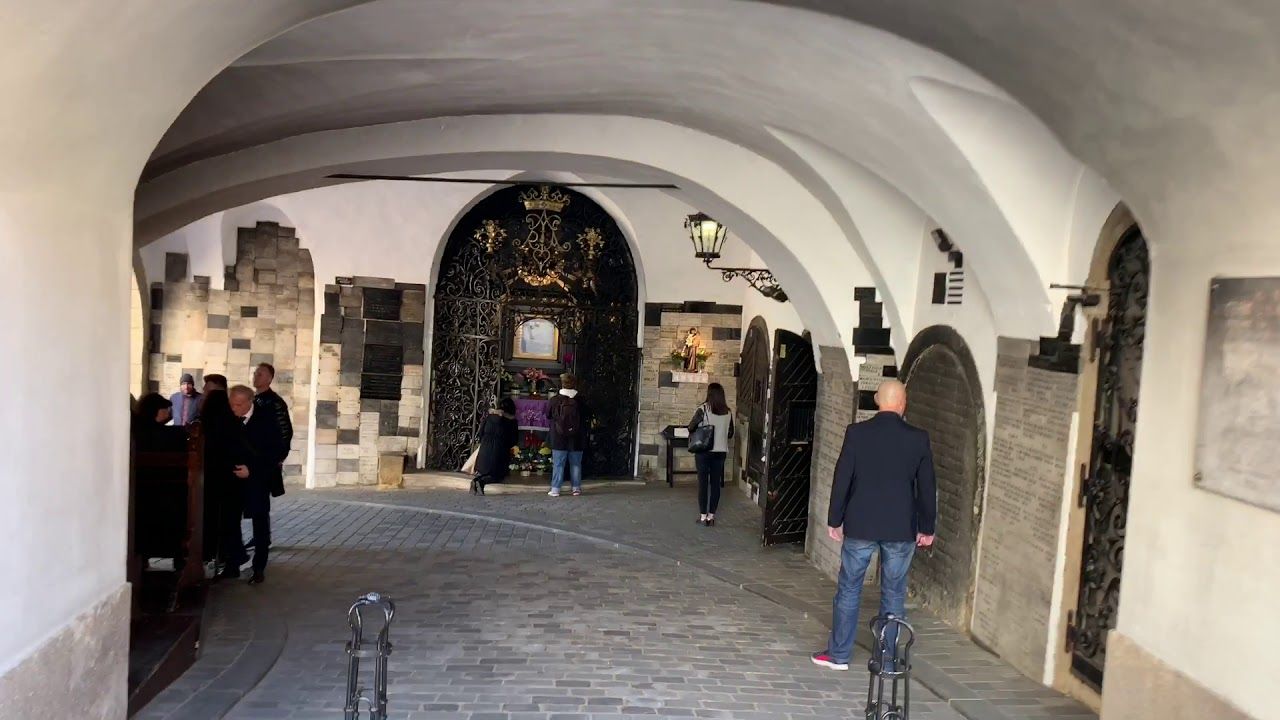 https://mdw-travel-data-us-east-1.s3.amazonaws.com/img/country/Croatia/Gradec-Stone-Gate/img_03.jpg