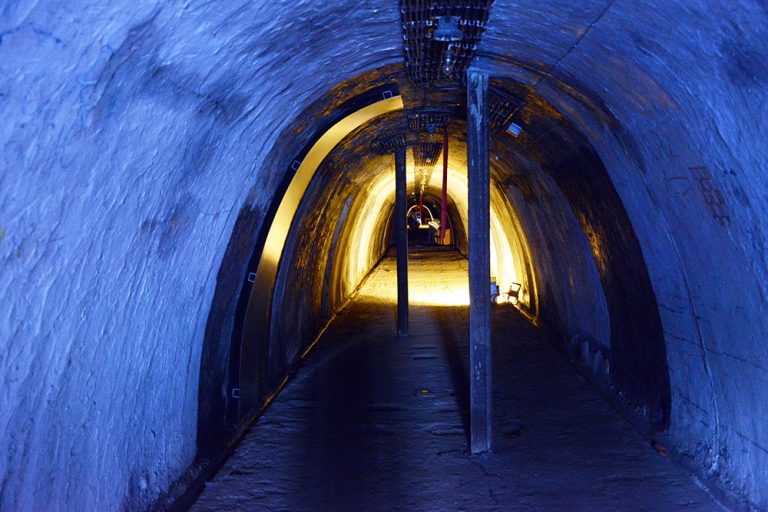 https://mdw-travel-data-us-east-1.s3.amazonaws.com/img/country/Croatia/Gric-Tunnel/img_00.jpg