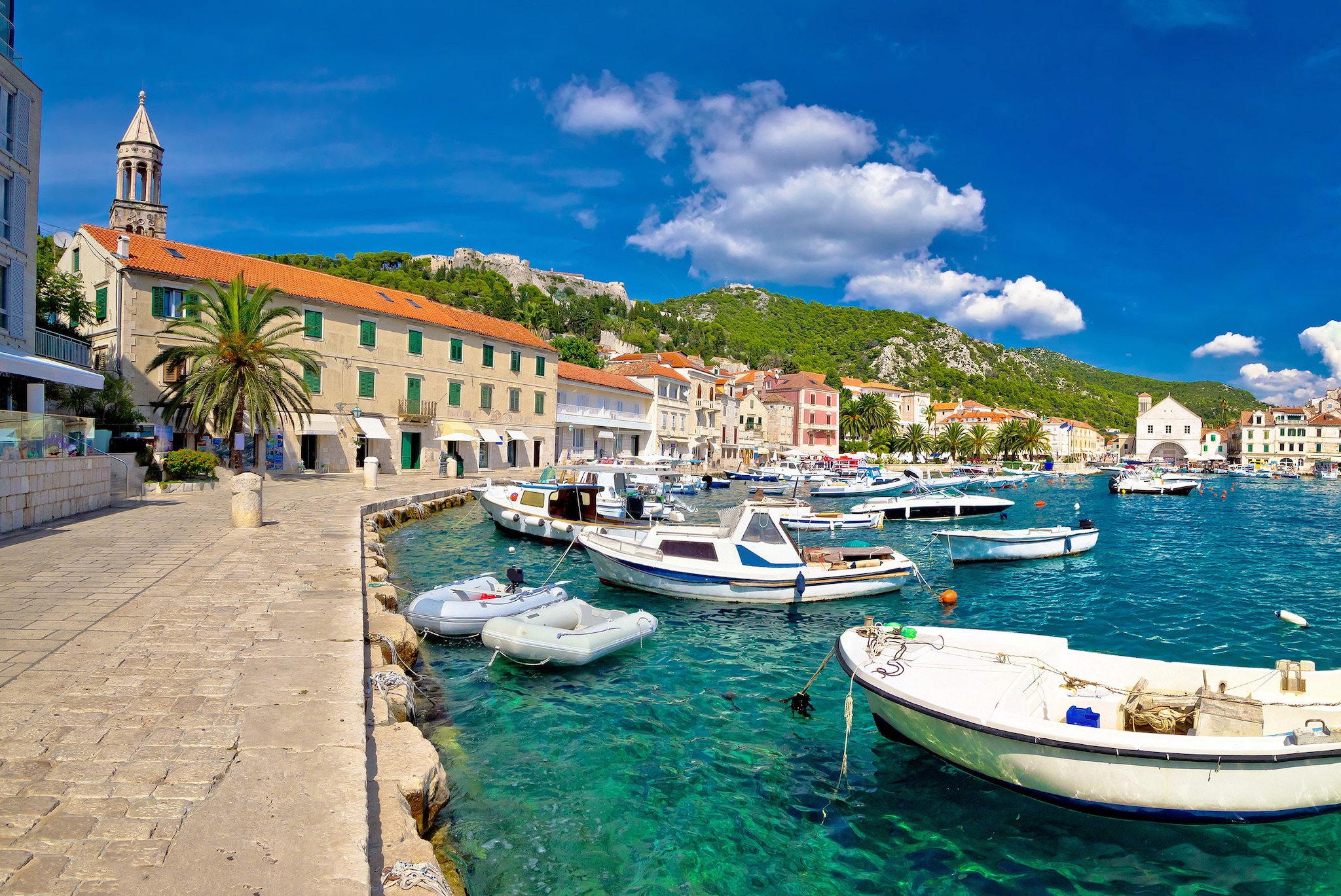https://mdw-travel-data-us-east-1.s3.amazonaws.com/img/country/Croatia/Hvar-Island/img_01.jpg
