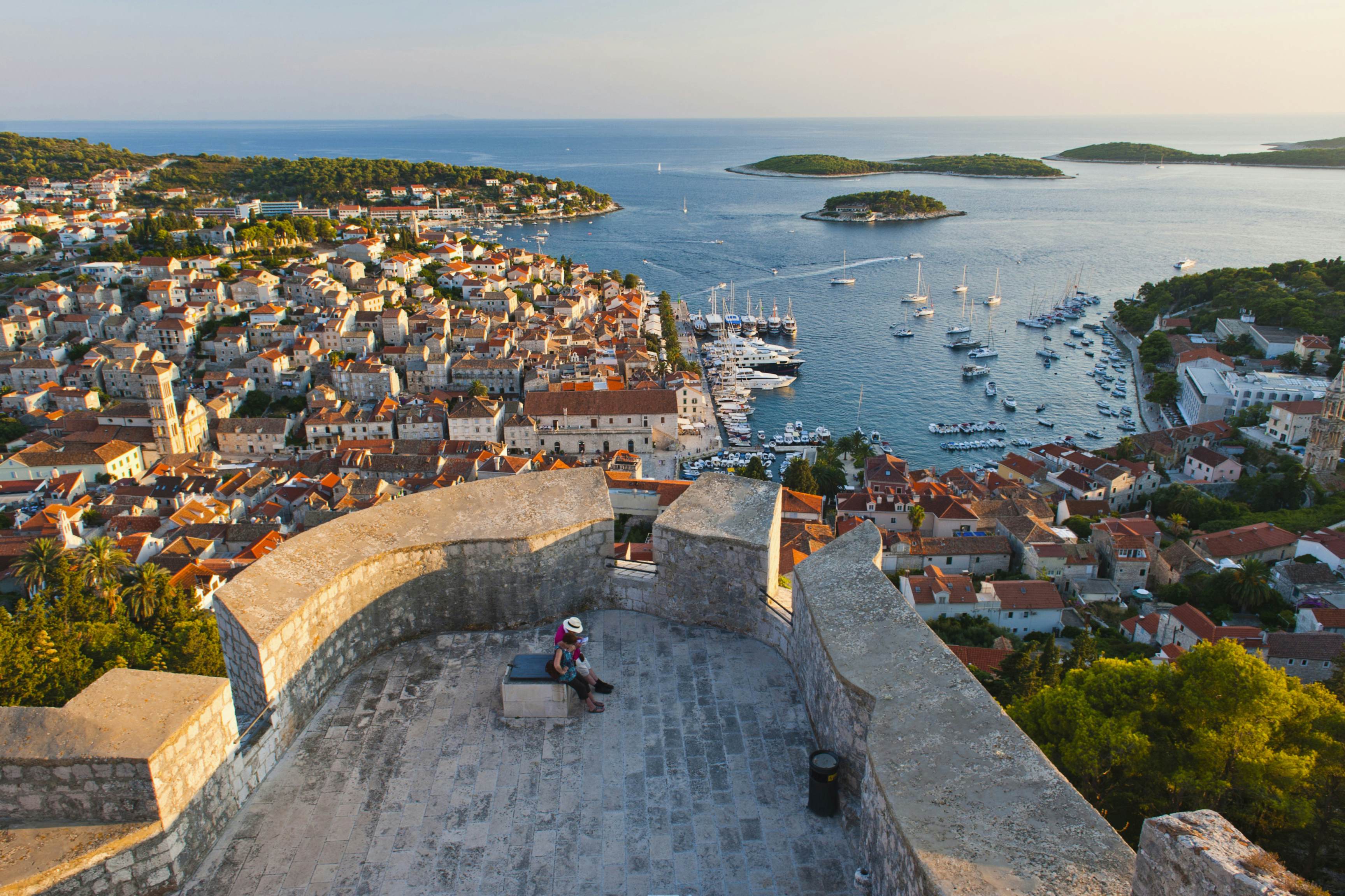 https://mdw-travel-data-us-east-1.s3.amazonaws.com/img/country/Croatia/Hvar-Island/img_02.jpg