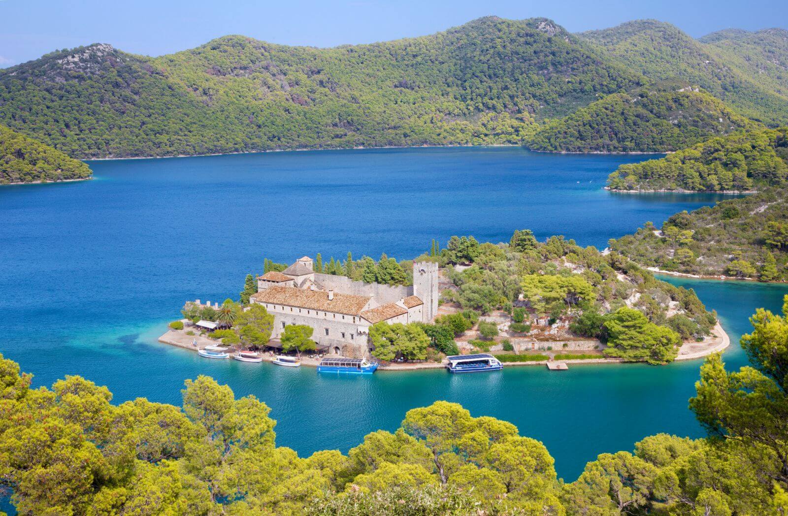https://mdw-travel-data-us-east-1.s3.amazonaws.com/img/country/Croatia/Island-of-Mljet/img_00.jpg