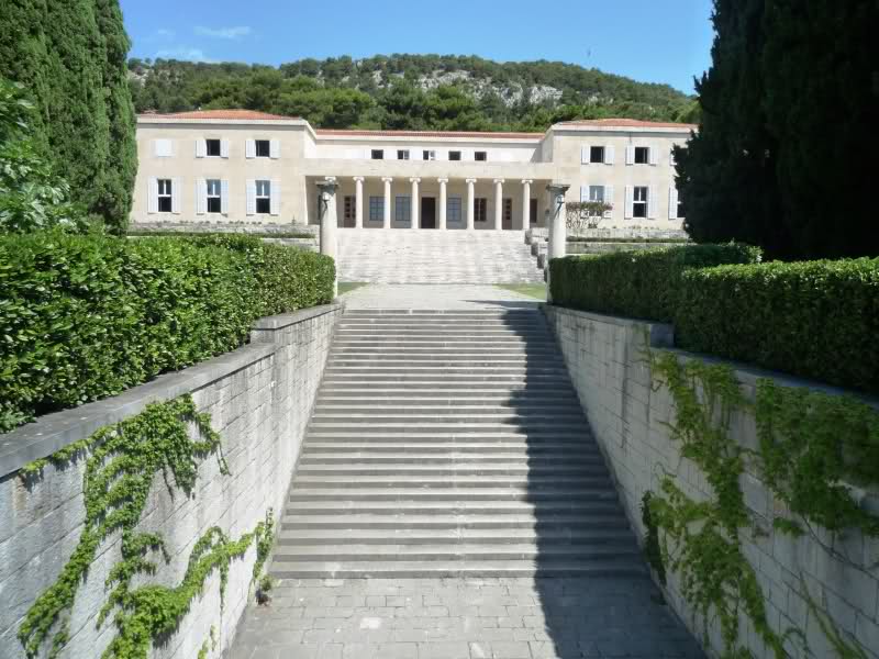 https://mdw-travel-data-us-east-1.s3.amazonaws.com/img/country/Croatia/Ivan-Mestrovic-Gallery/img_01.jpg