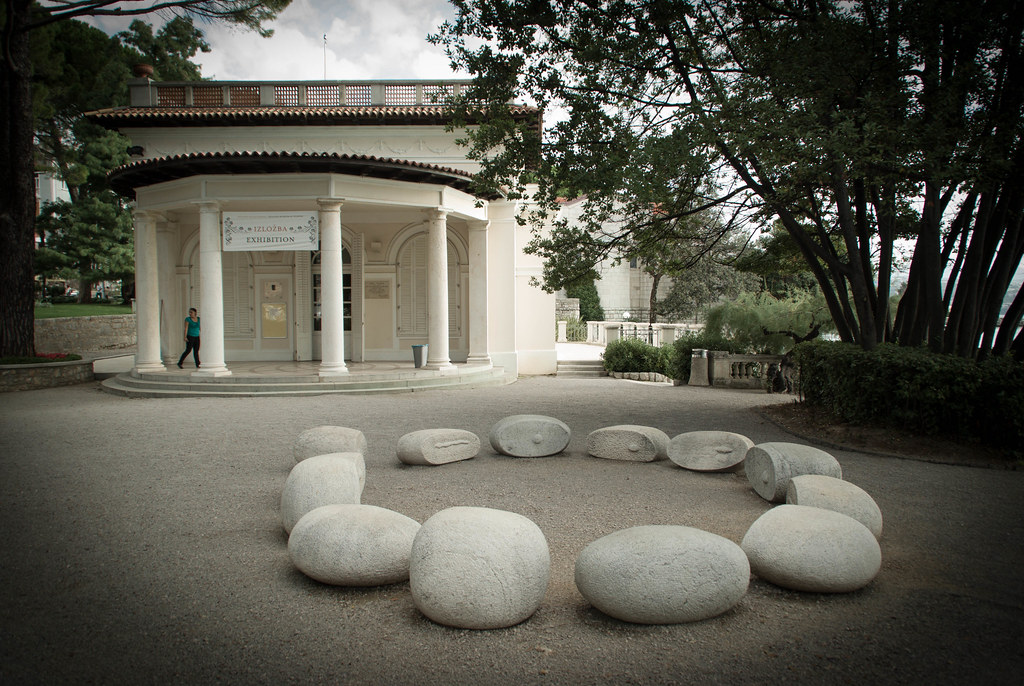 https://mdw-travel-data-us-east-1.s3.amazonaws.com/img/country/Croatia/Juraj-Sporer-Art-Pavilion/img_01.jpg