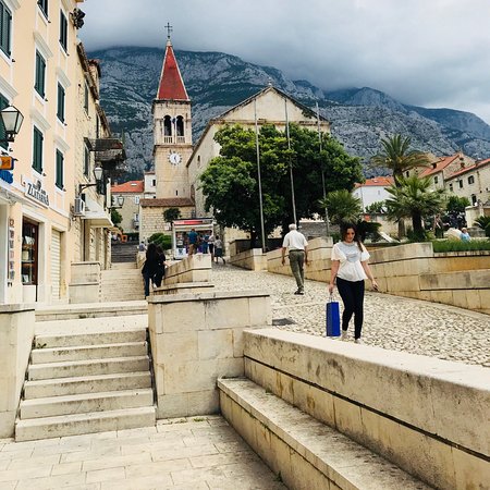 https://mdw-travel-data-us-east-1.s3.amazonaws.com/img/country/Croatia/Kacic-Square/img_01.jpg