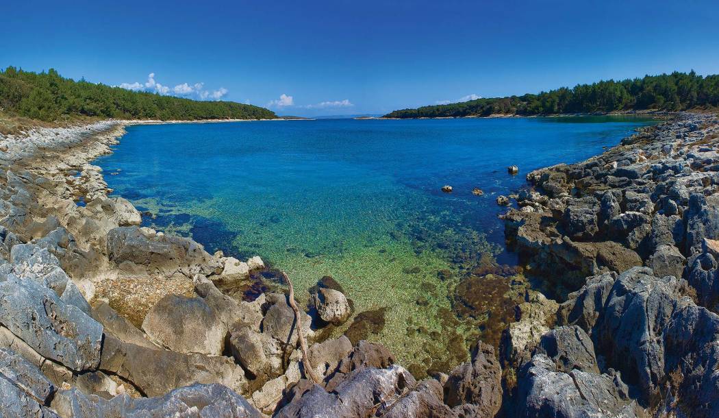 https://mdw-travel-data-us-east-1.s3.amazonaws.com/img/country/Croatia/Kamenjak-National-Park/img_03.jpg