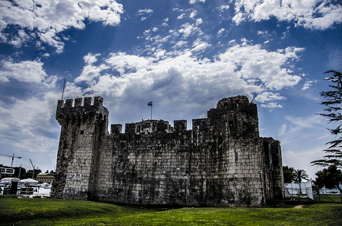 https://mdw-travel-data-us-east-1.s3.amazonaws.com/img/country/Croatia/Kamerlengo-Fortress/img_03.jpg