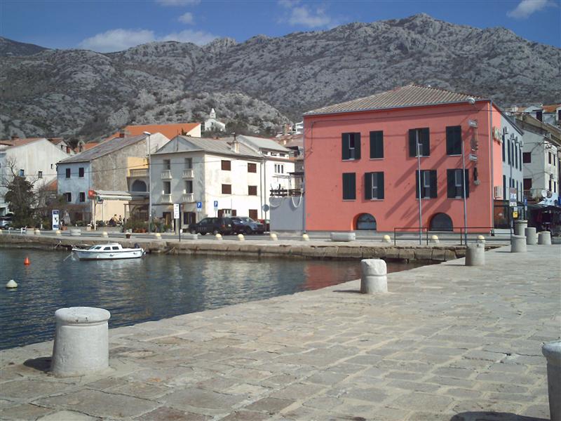 https://mdw-travel-data-us-east-1.s3.amazonaws.com/img/country/Croatia/Karlobag/img_03.jpg