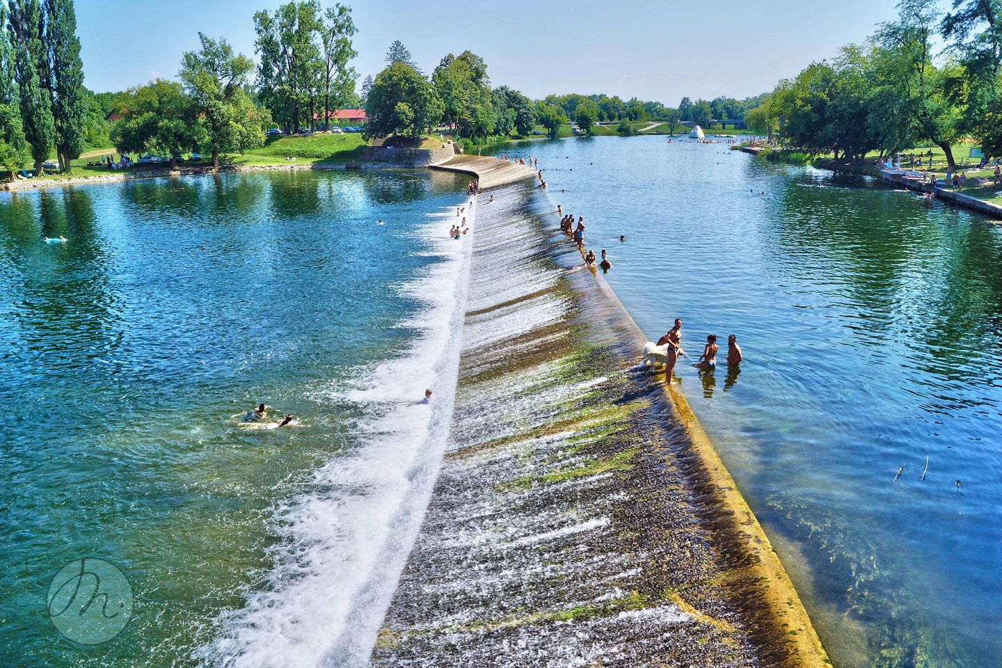 https://mdw-travel-data-us-east-1.s3.amazonaws.com/img/country/Croatia/Korana-River/img_02.jpg