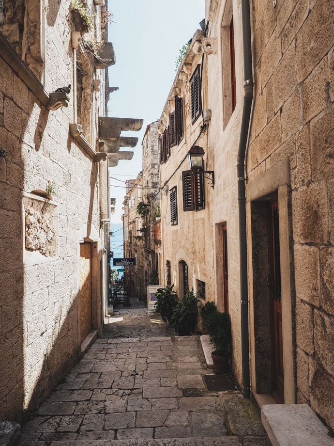 https://mdw-travel-data-us-east-1.s3.amazonaws.com/img/country/Croatia/Korcula-Old-City/img_03.jpg