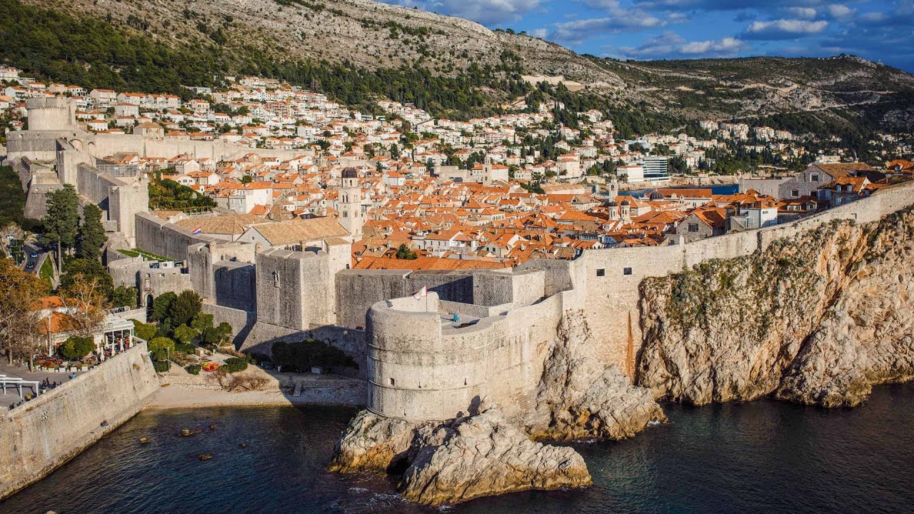 https://mdw-travel-data-us-east-1.s3.amazonaws.com/img/country/Croatia/Korcula-Old-Town-Walls/img_02.jpg