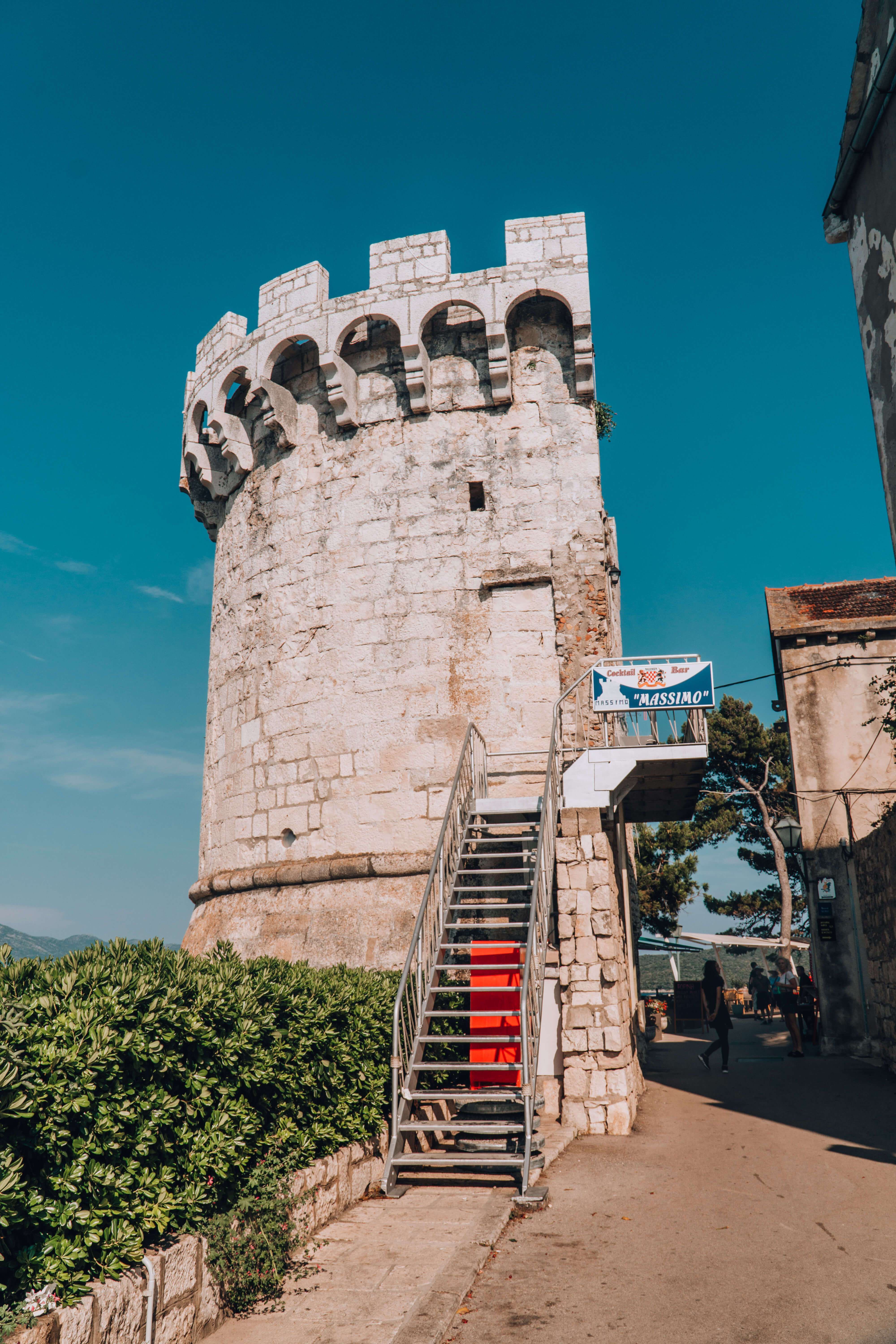 https://mdw-travel-data-us-east-1.s3.amazonaws.com/img/country/Croatia/Korcula-Town-Walls/img_01.jpg