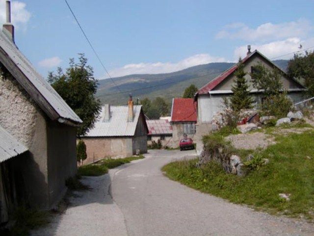 https://mdw-travel-data-us-east-1.s3.amazonaws.com/img/country/Croatia/Krasno/img_02.jpg