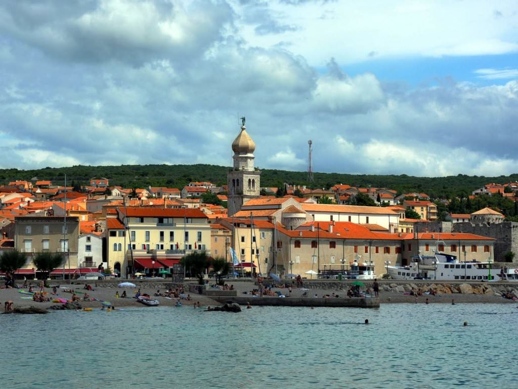 https://mdw-travel-data-us-east-1.s3.amazonaws.com/img/country/Croatia/Krk-City-Loggia/img_03.jpg