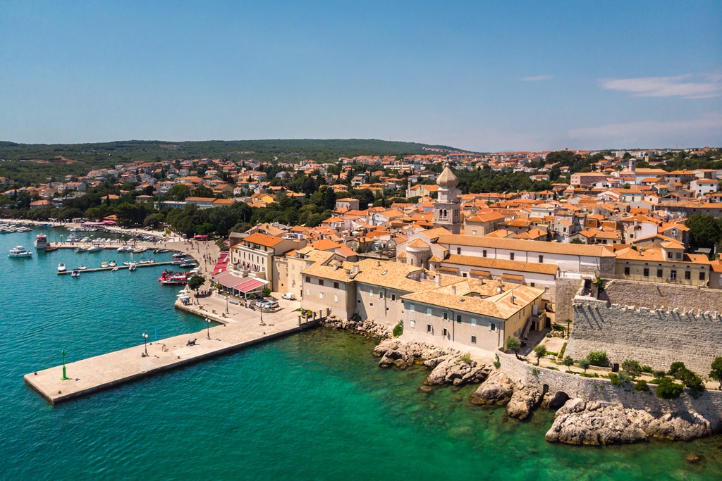 https://mdw-travel-data-us-east-1.s3.amazonaws.com/img/country/Croatia/Krk-City-Museum/img_01.jpg