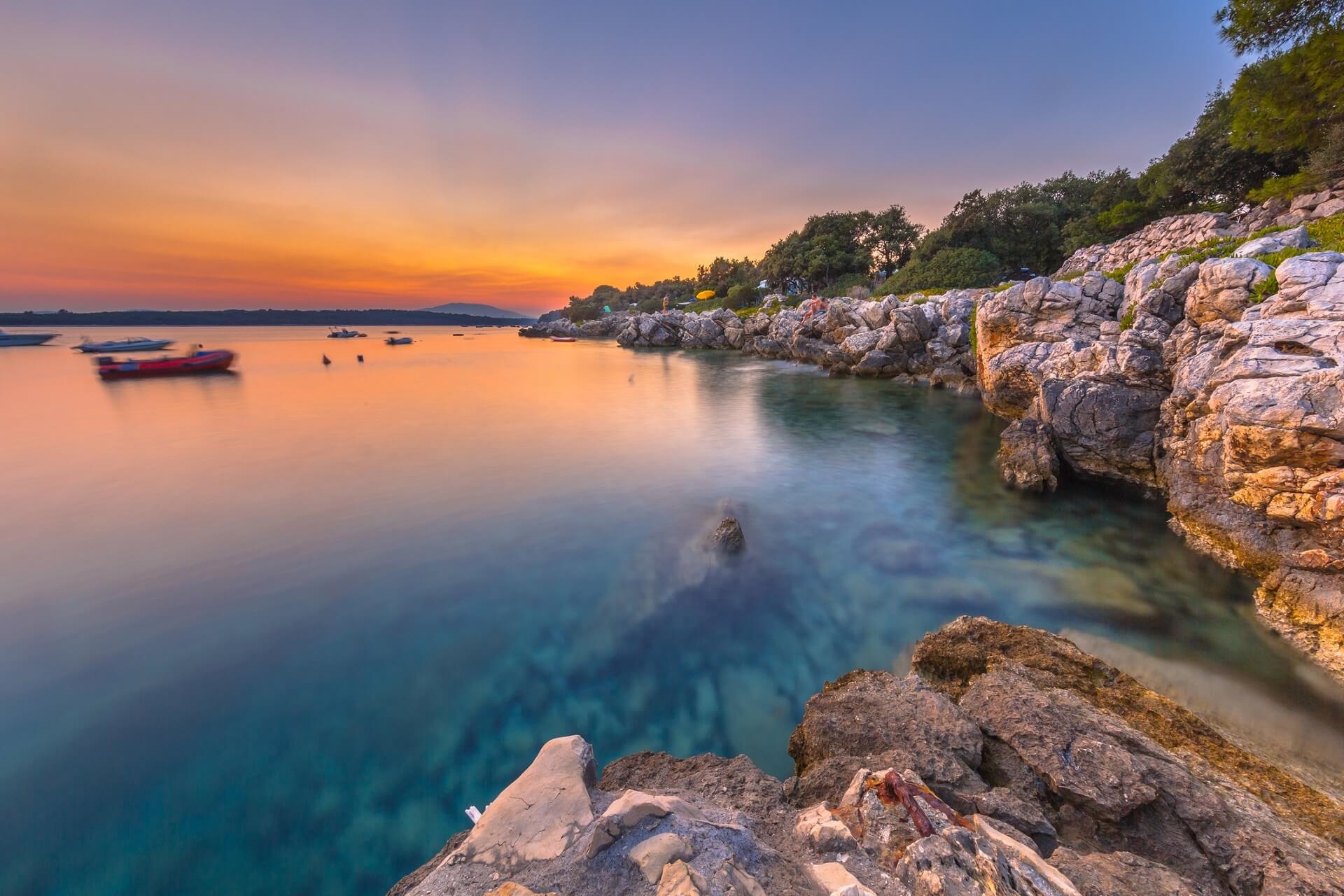https://mdw-travel-data-us-east-1.s3.amazonaws.com/img/country/Croatia/Krk-Island/img_03.jpg