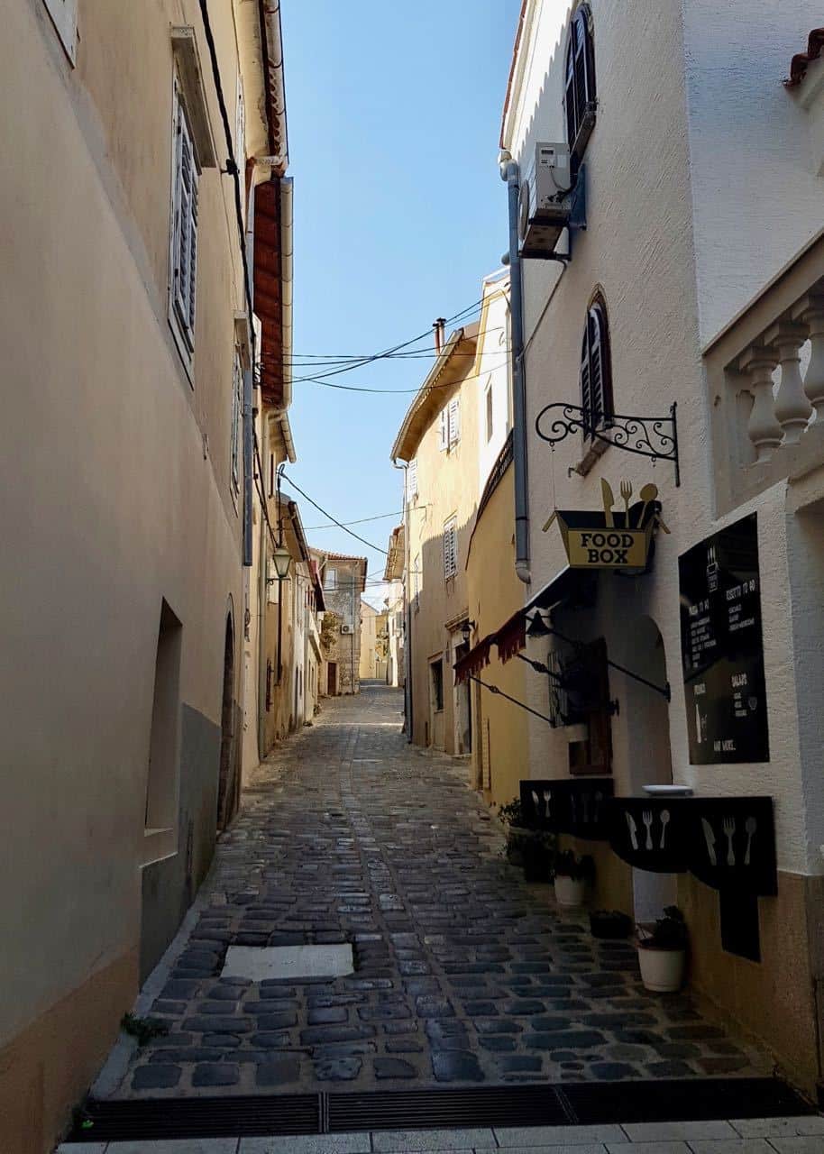 https://mdw-travel-data-us-east-1.s3.amazonaws.com/img/country/Croatia/Krk-Tourist-Board/img_02.jpg