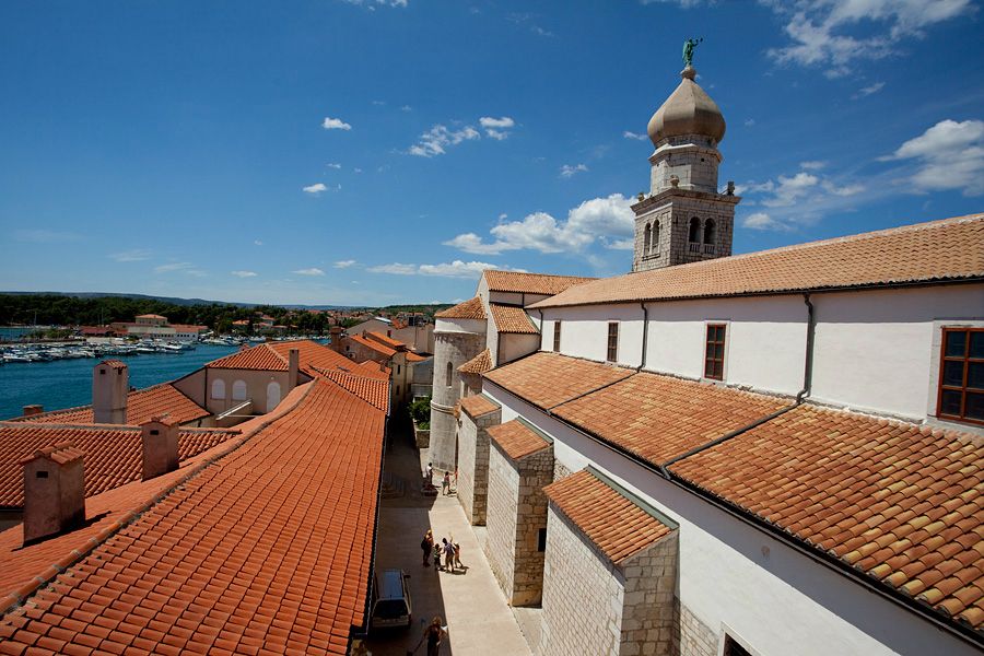 https://mdw-travel-data-us-east-1.s3.amazonaws.com/img/country/Croatia/Krk-Tourist-Board/img_03.jpg